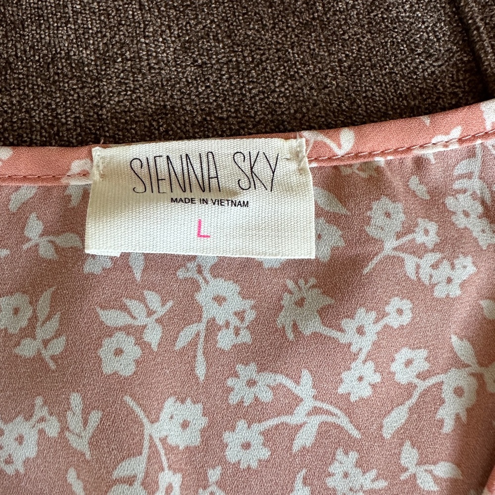 Sienna Sky Floral Blouse Size L - Picture 6 of 11